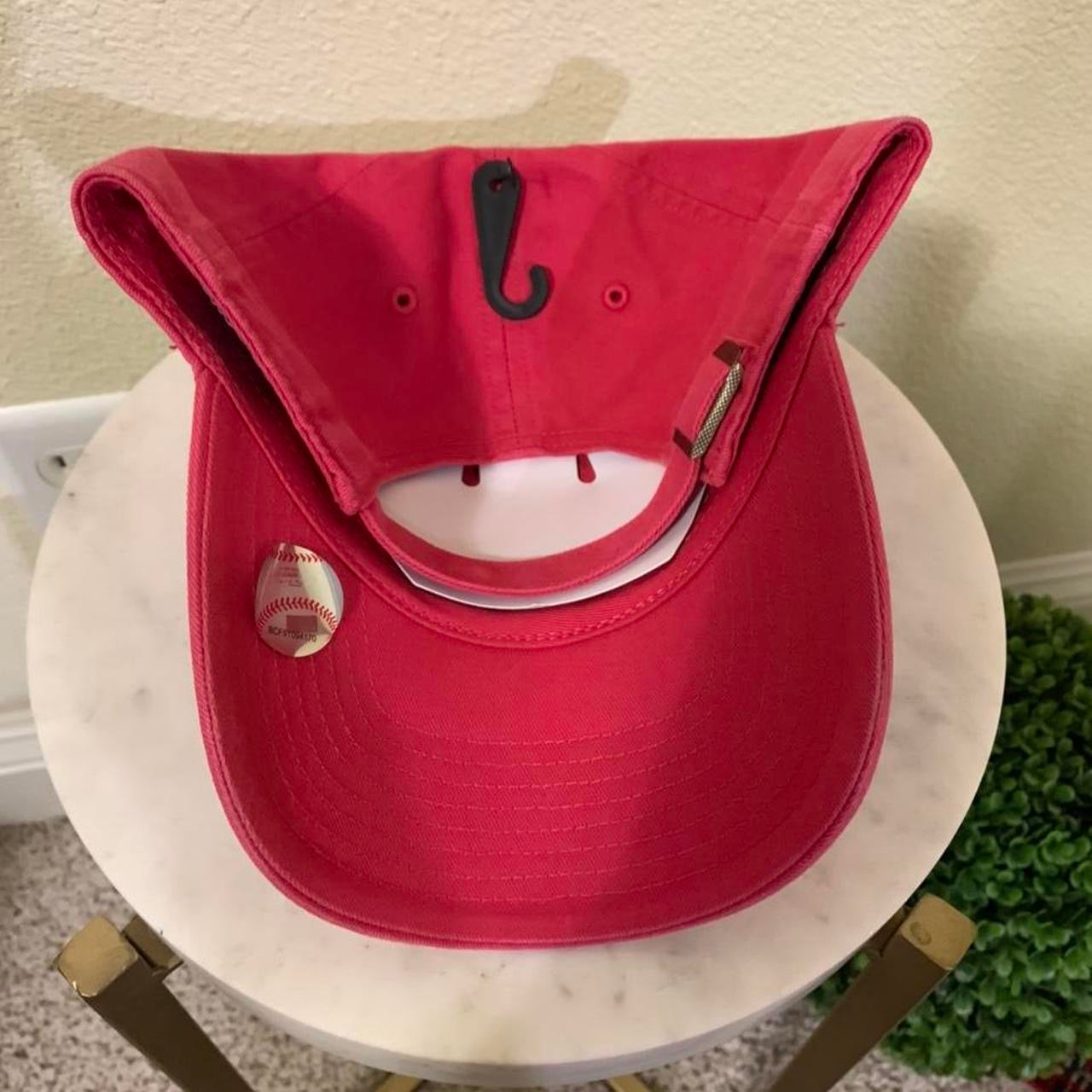 Yankees Hat (berry)