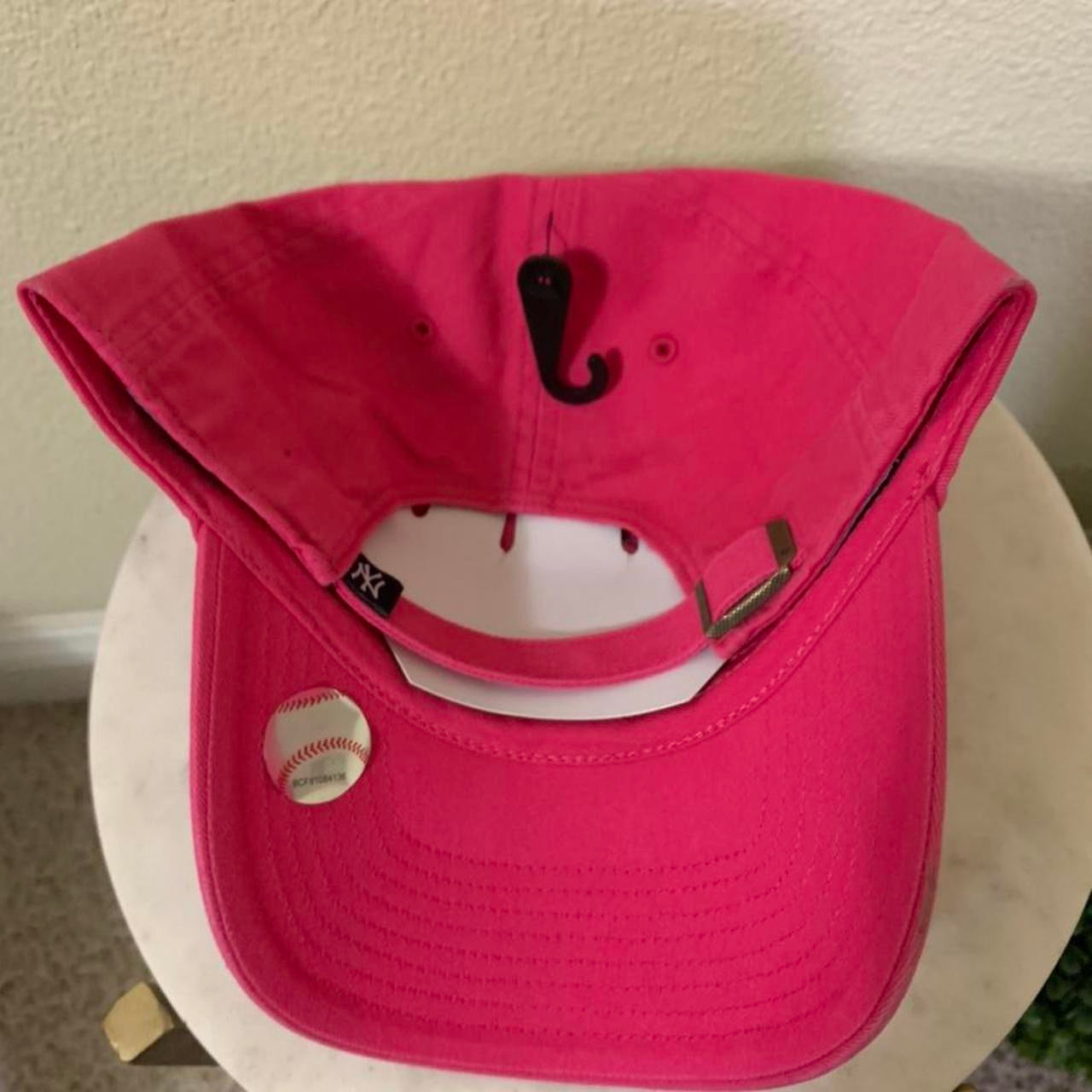 Yankees Hat (magenta)