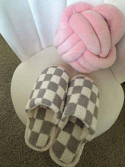 Checkered Slippers (grey)