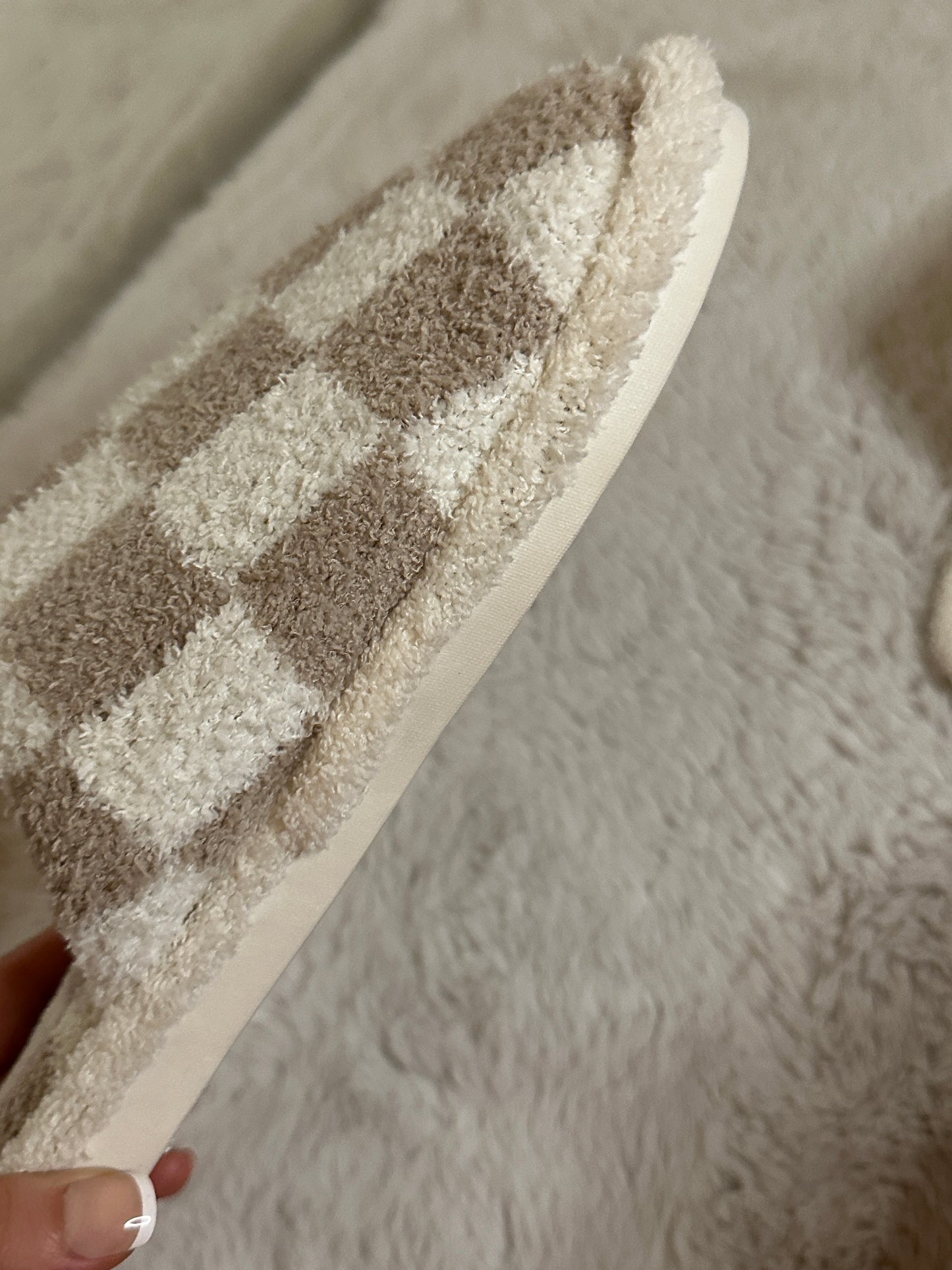 Checkered Slippers (beige)