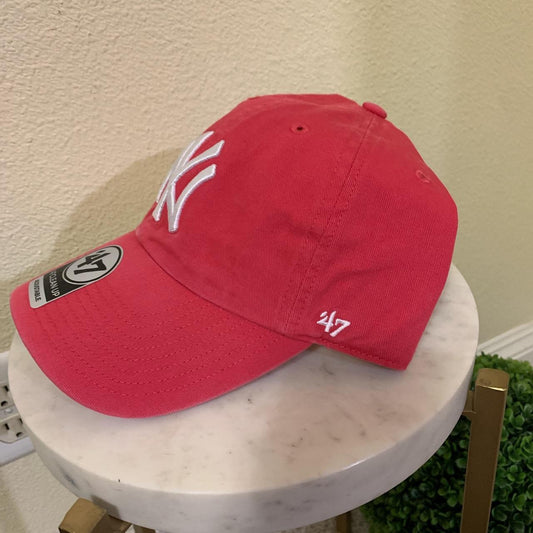 Yankees Hat (berry)