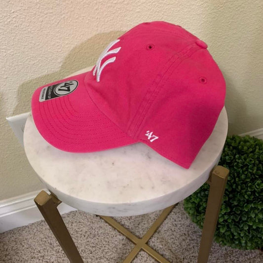 Yankees Hat (magenta)