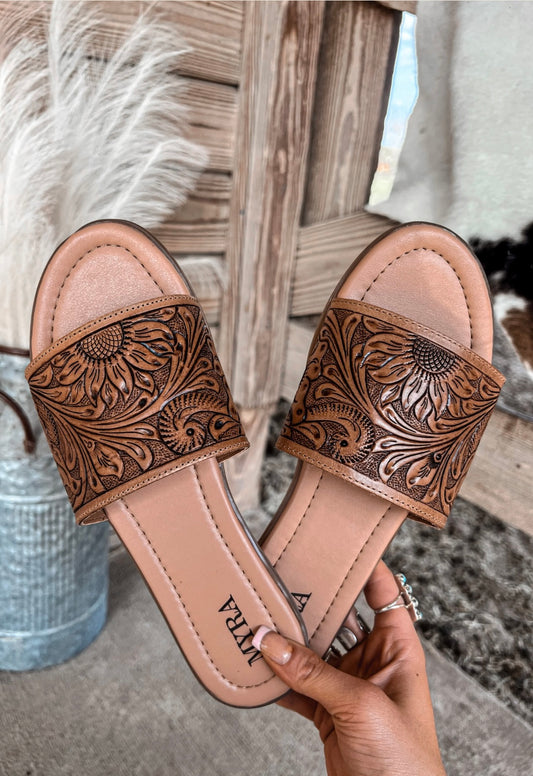 Como La Flor Sandals